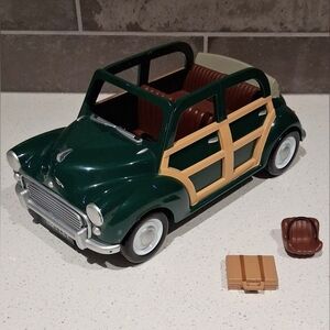 Epoch Sylvanian Families Calico Critters Family Car (Green)